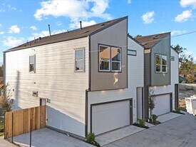 225 Noras Ln in Houston, TX - Building Photo