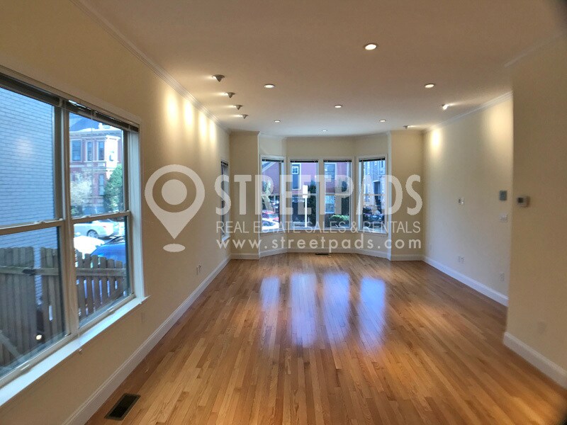 15 Langdon St, Unit 1 in Cambridge, MA - Foto de edificio