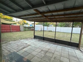 6632 Edgewater Dr in Orlando, FL - Building Photo - Building Photo