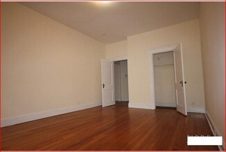 12 Naples Rd in Brookline, MA - Building Photo - Building Photo