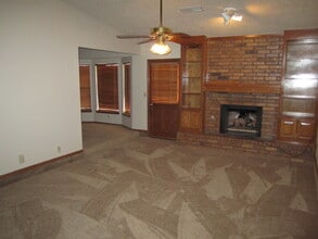 600 Fire Light Dr in Moore, OK - Building Photo - Building Photo