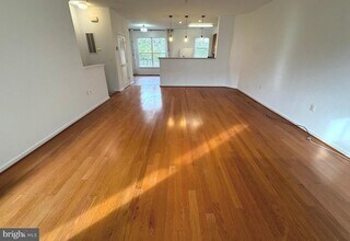 108 Moore Dr in Rockville, MD - Building Photo - Building Photo