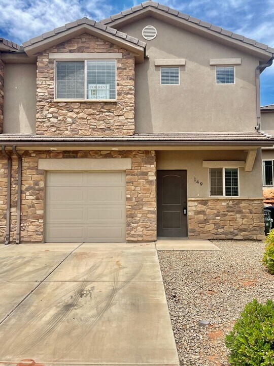 370 W Buena Vista Blvd in Washington, UT - Building Photo
