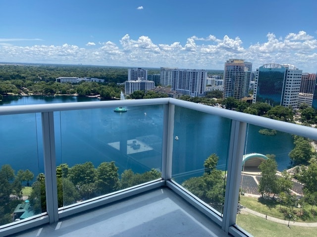 150 E Robinson St, Unit 1801 in Orlando, FL - Building Photo - Building Photo