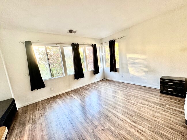 property at 4030 Bouquet Park Ln