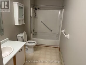 217 Sarah Ct in Shelburne, ON - Building Photo - Building Photo