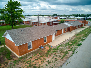 Eagle Landing Apartments in Sayre, OK - Building Photo - Building Photo