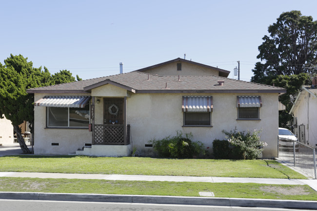 14682 Jackson St in Midway City, CA - Foto de edificio - Building Photo