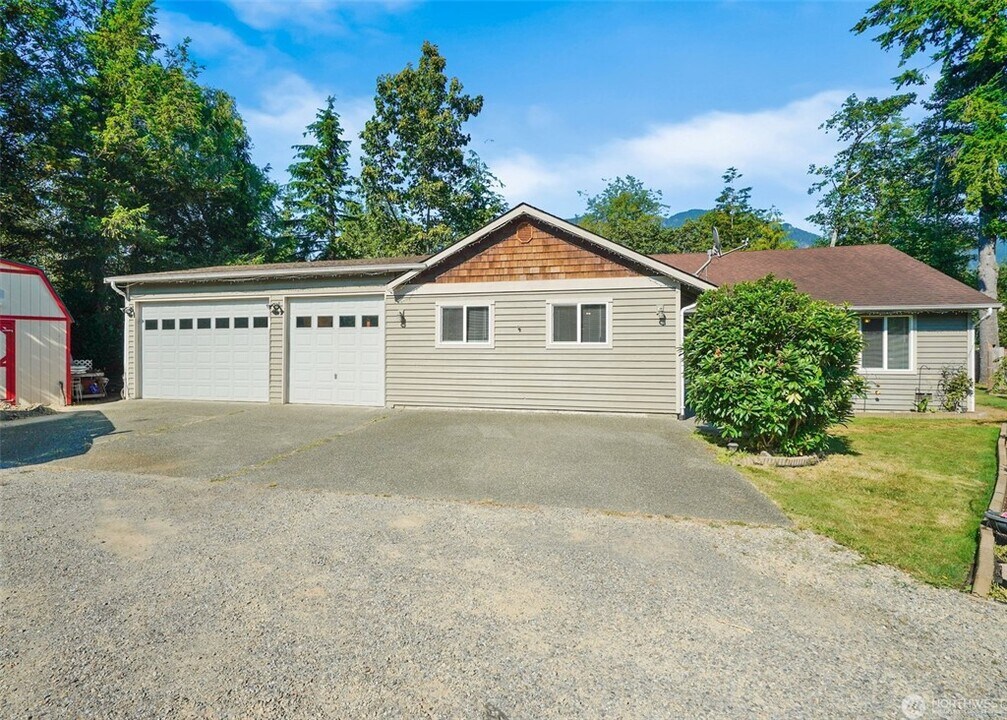 16107 Goldbar Blvd in Gold Bar, WA - Building Photo