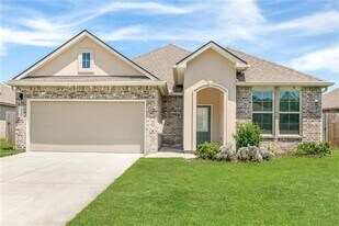 34220 Garnet Lake Dr in Walker, LA - Building Photo