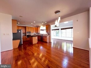 42464 Unicorn Dr in Chantilly, VA - Building Photo - Building Photo