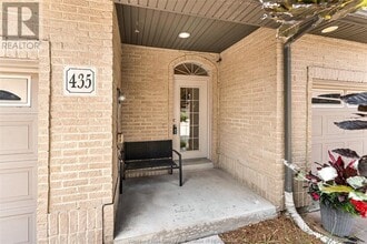 435 Sand Point Ct in Windsor, ON - Building Photo - Building Photo
