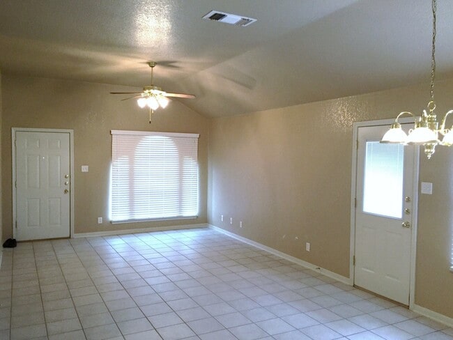 4900 Heather Ln in Killeen, TX - Building Photo - Building Photo