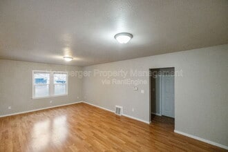 111 S Barker Rd in Spokane Valley, WA - Building Photo - Building Photo