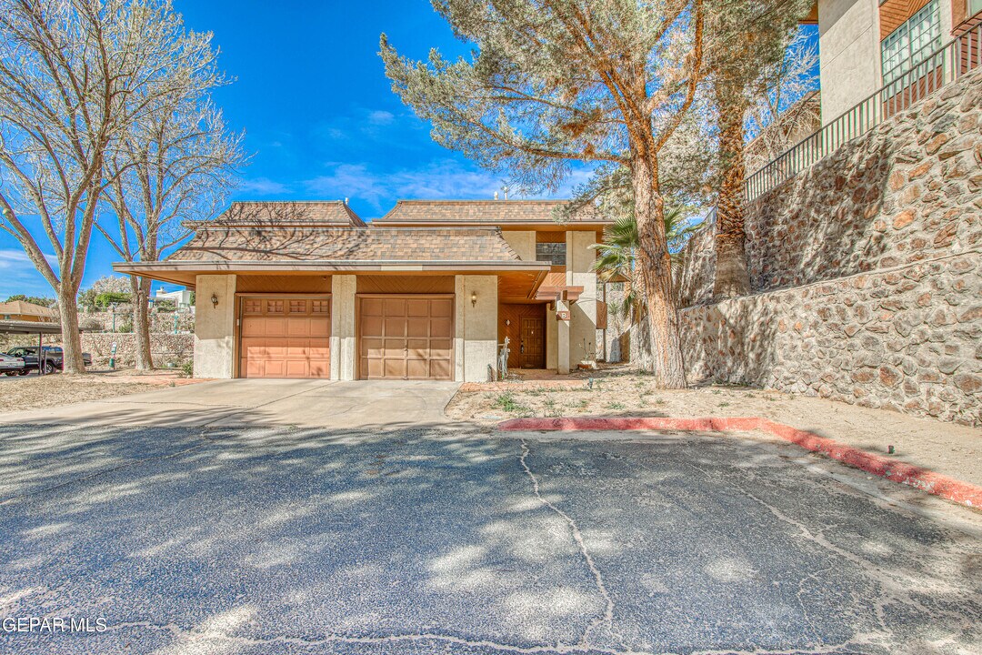 421 Irondale Dr in El Paso, TX - Building Photo