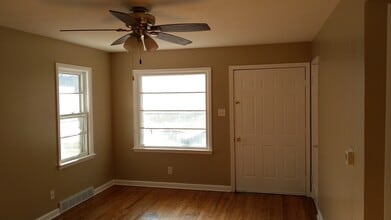 1414 E 5th St in Fremont, NE - Building Photo - Building Photo