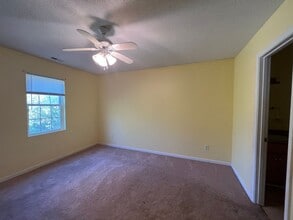 212 Oak Grove Ave in Elizabeth City, NC - Building Photo - Building Photo