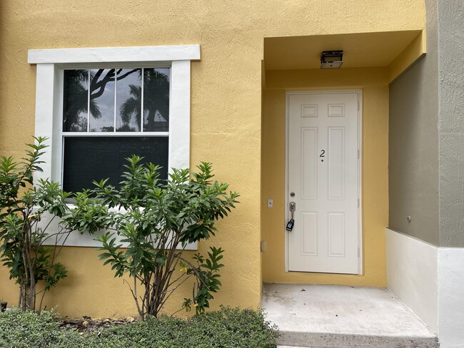 410 Amador Ln in West Palm Beach, FL - Building Photo - Building Photo