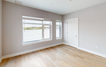 90 Centre St, Unit 600 in Boston, MA - Building Photo - Building Photo