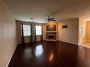 10106 Erin Glen Way in Pearland, TX - Building Photo - Building Photo