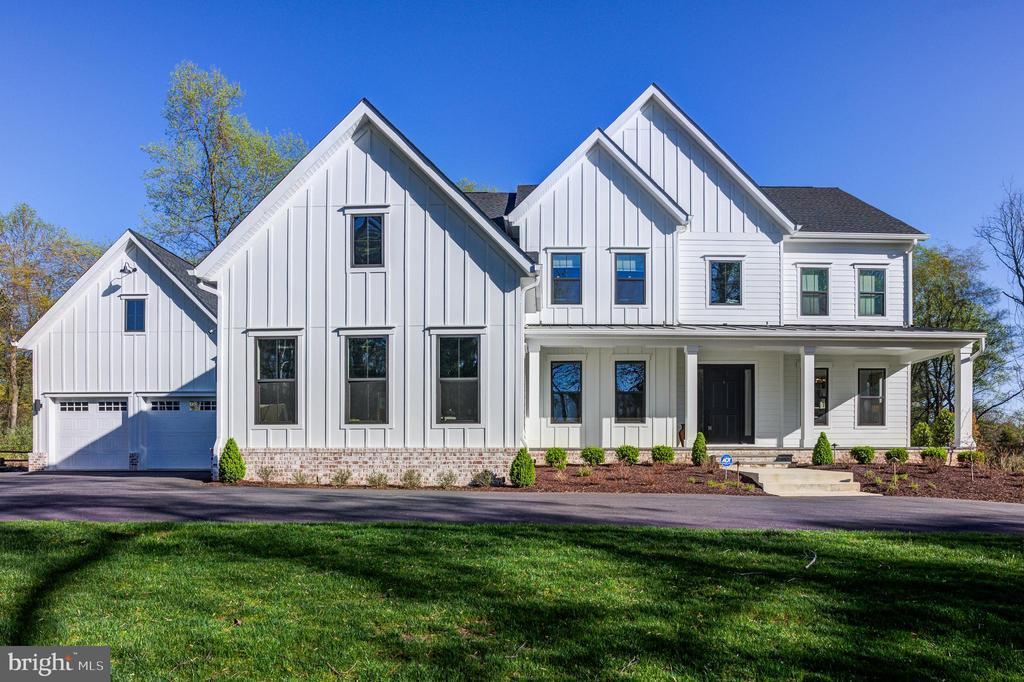 13405 Query Mill Rd in North Potomac, MD - Building Photo