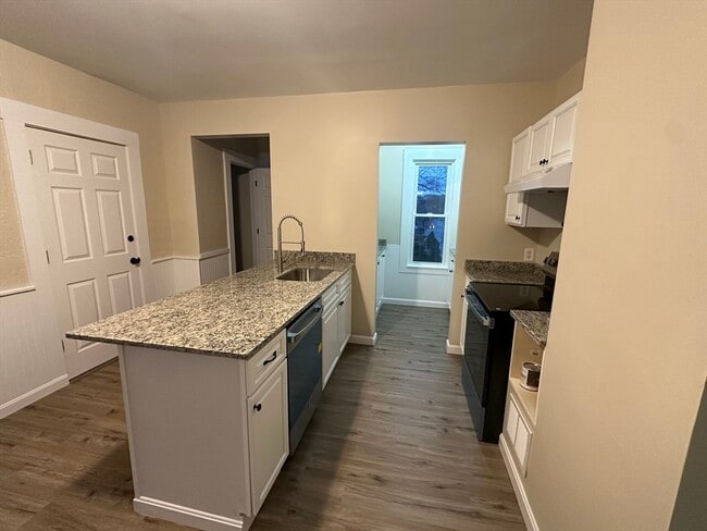 71 Flagg St in Clinton, MA - Building Photo - Building Photo