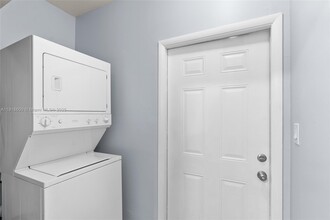 13830 SW 73rd St in Miami, FL - Building Photo - Building Photo