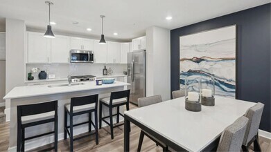 5235 Long Pointe Pass in Woodbury, MN - Building Photo - Building Photo