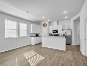 740 Brown Rd in Dayton, TX - Building Photo - Building Photo