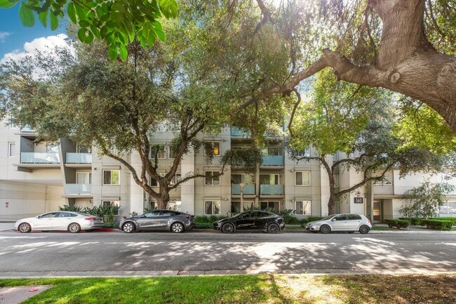 property at 160 S Hudson Ave