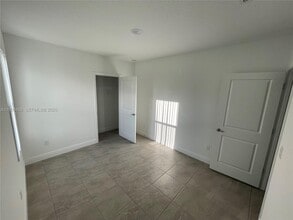 270 SW Tulip Blvd in Port St. Lucie, FL - Building Photo - Building Photo