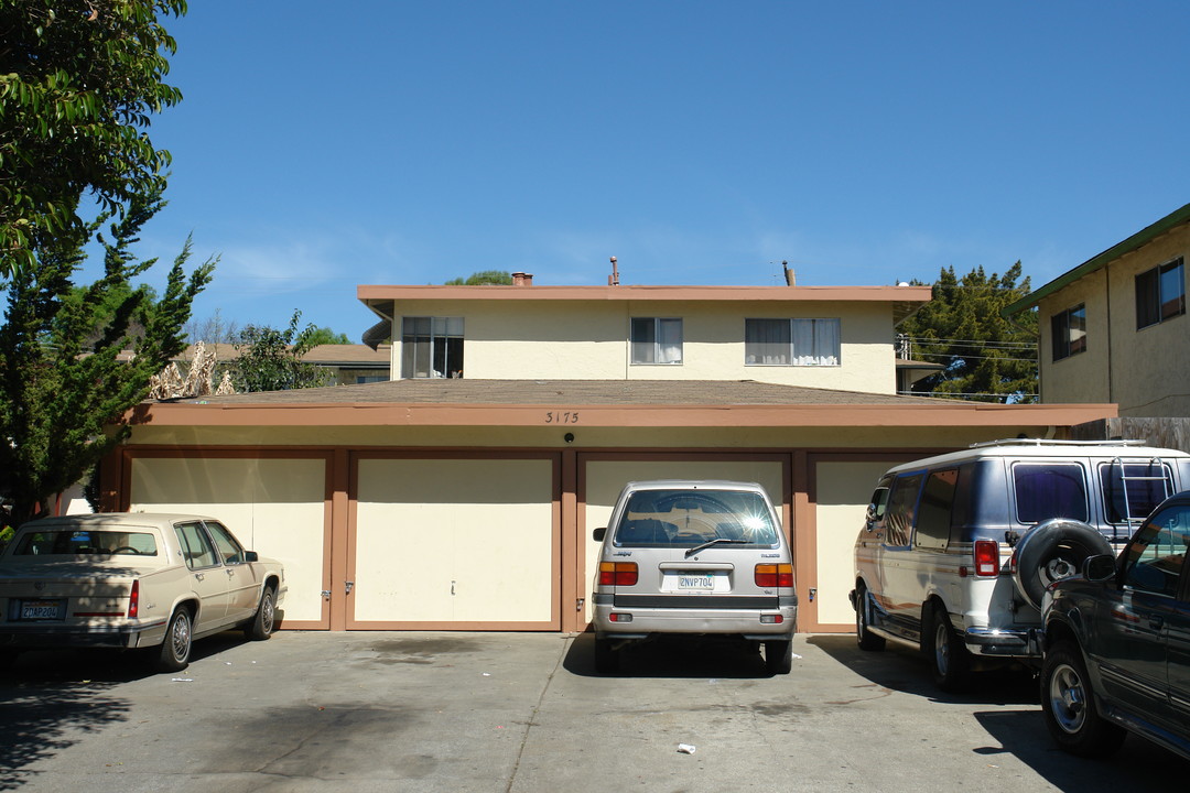 3175 Williamsburg Dr in San Jose, CA - Building Photo