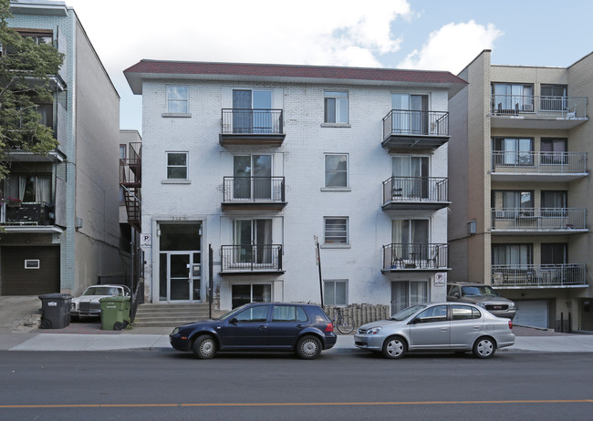 3360 Édouard-Montpetit in Montréal, QC - Building Photo - Building Photo