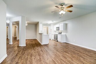 4210 Medina River Loop in Spring, TX - Building Photo - Building Photo
