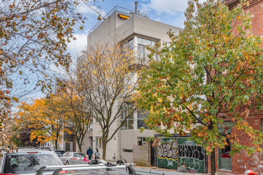 10 4th St in Brooklyn, NY - Building Photo