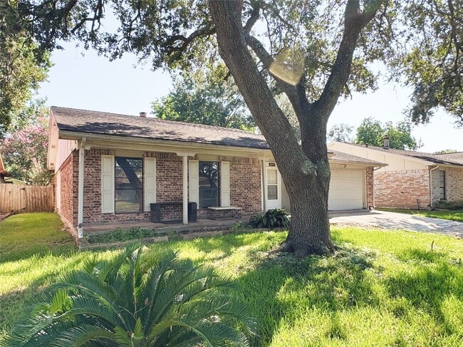 2211 Mustang Springs Dr in Missouri City, TX - Building Photo - Building Photo