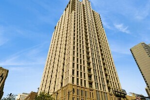 1250 S Michigan Ave in Chicago, IL - Building Photo