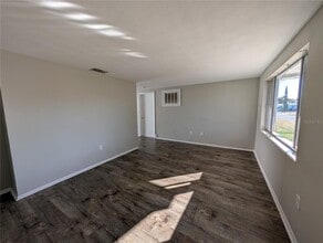 7201 Rhinebeck Dr in Port Richey, FL - Building Photo - Building Photo