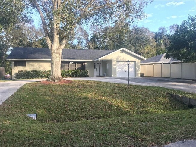2536 44th Ave in Vero Beach, FL - Building Photo - Building Photo