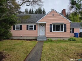 67 Wayne Rd in Groton, CT - Building Photo