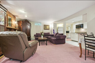 170 Mill Plain Rd in Branford, CT - Building Photo - Building Photo