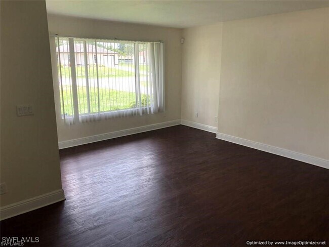 18584 Miami Blvd in Ft. Myers, FL - Building Photo - Building Photo