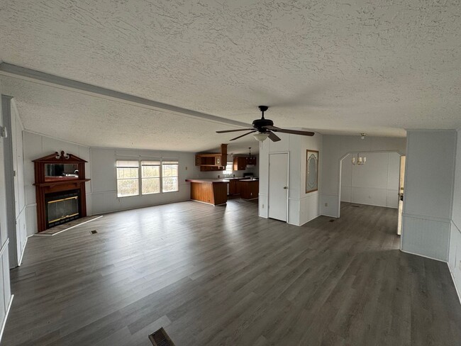 328 Pine Tree Dr in Senatobia, MS - Building Photo - Building Photo