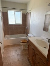 318 E Forest St, Unit 1 in Marengo, IL - Foto de edificio - Building Photo