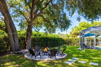 312 N Luna Ct in Hollywood, FL - Building Photo - Building Photo