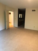 11117 Jardin Pl, Unit 1 in Cincinnati, OH - Building Photo - Building Photo