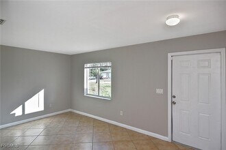 5321 28th St SW in Lehigh Acres, FL - Building Photo - Building Photo