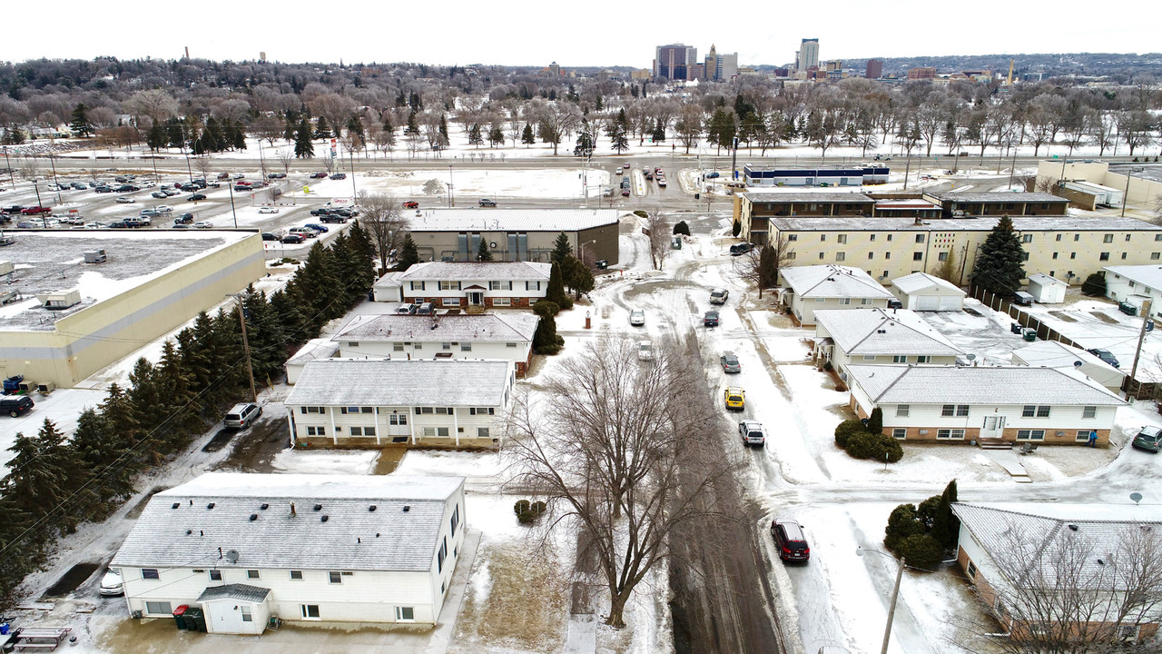 Three 4-Plex Buildings in SW Rochester in Rochester, MN - Building Photo