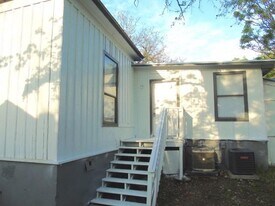 2105 E 12th St in Austin, TX - Building Photo