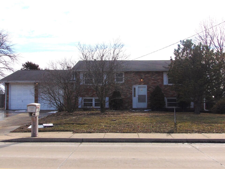 200 E Liberty Ln in Ashland, MO - Building Photo